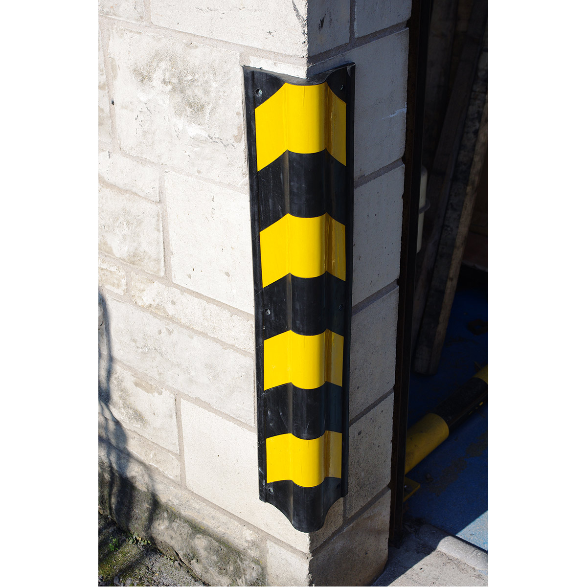TRAFFIC-LINE Black/Yellow Bullnose Corner Protection Foam | Traffic ...
