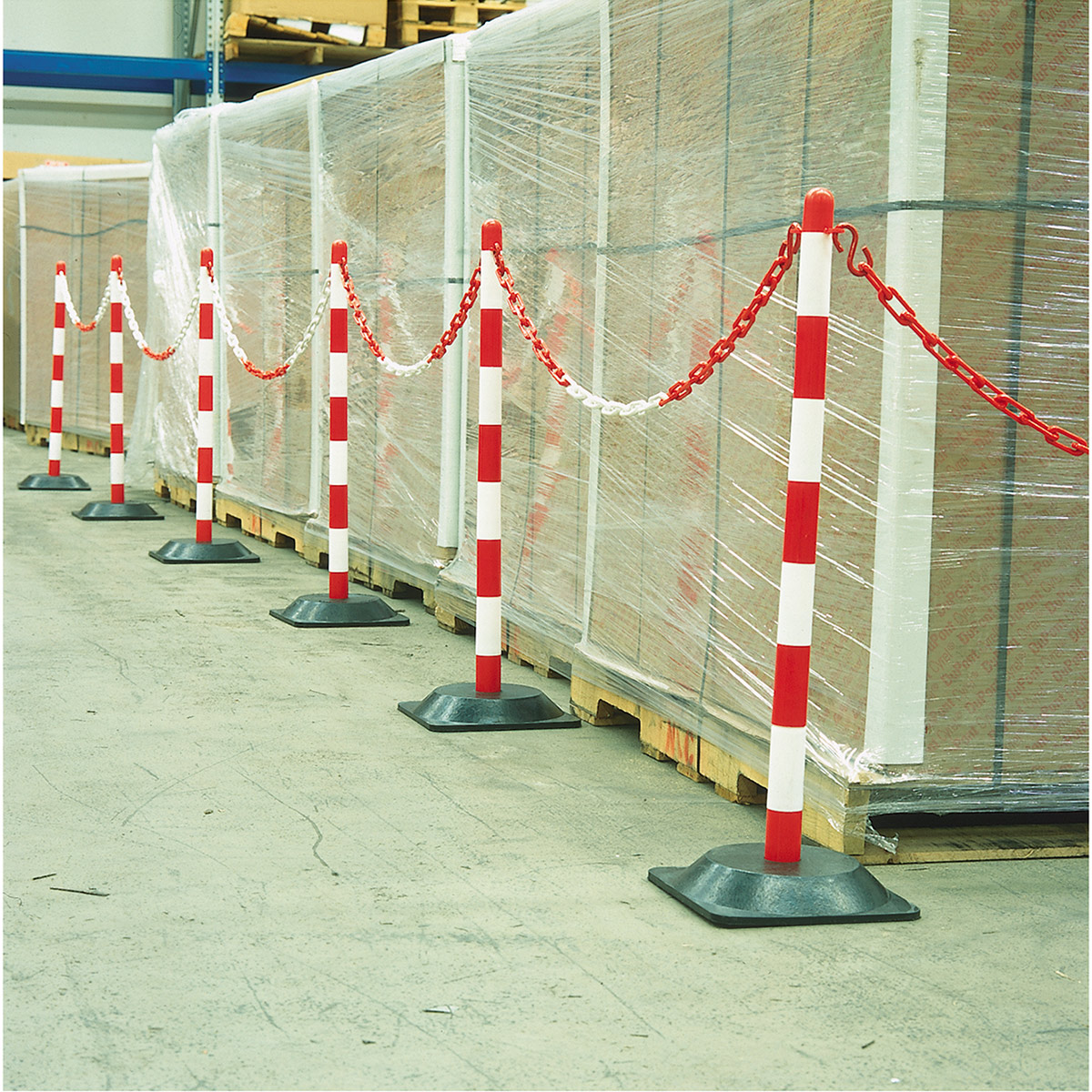 GUARDA Red/White Chain Post with Lightweight Recycled Rubber Base Set ...