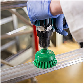 Vikan HyDrive Green Stiff 90mm Round Brush