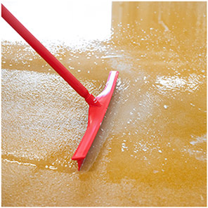 Vikan Ultra Hygienic Flexible Red 600mm Squeegee