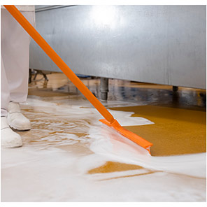 Vikan Ultra Hygienic Flexible Orange 600mm Squeegee
