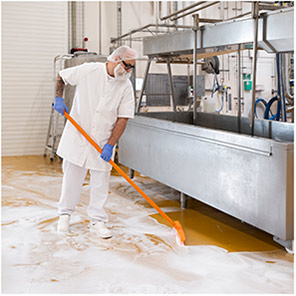 Vikan Ultra Hygienic Flexible Orange 600mm Squeegee